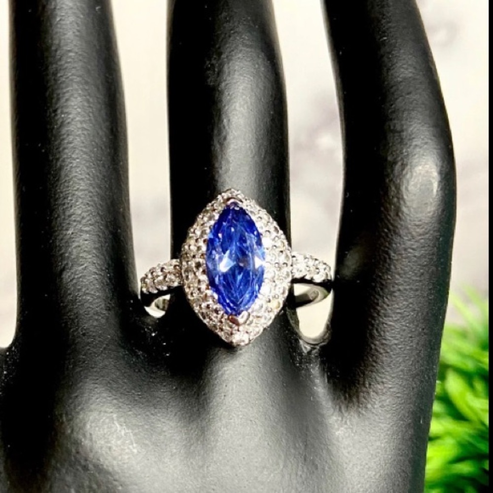 Quick Sale 💥.925 Silver Sim Tanzanite & Diamond Ring - Picture 2 of 10